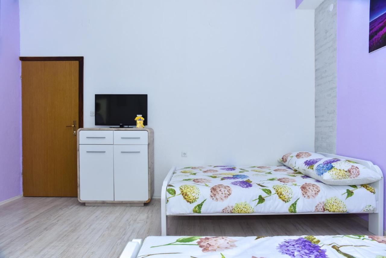 Holiday Home With 4 Studio Apartments Неум Екстер'єр фото