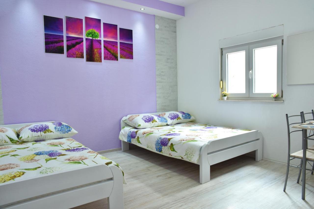 Holiday Home With 4 Studio Apartments Неум Екстер'єр фото